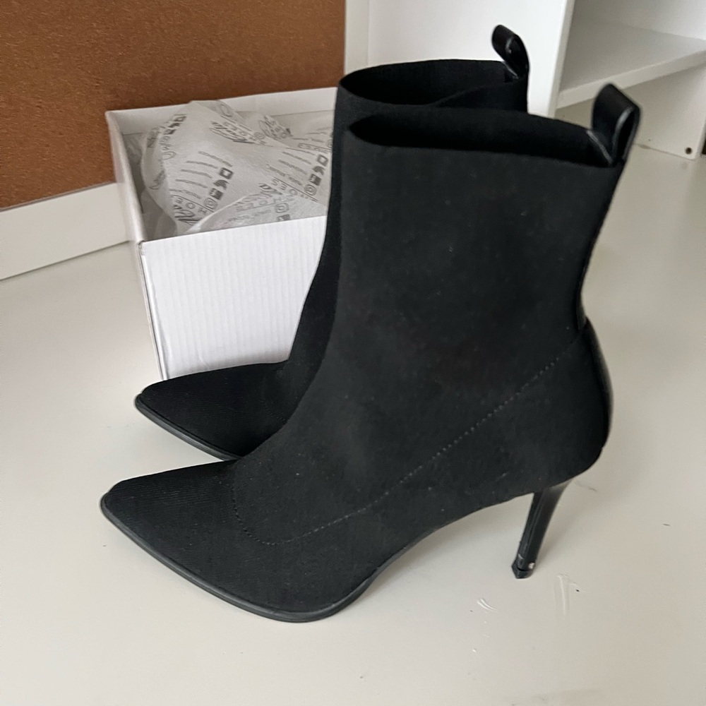 Elegant Black Ankle Boots